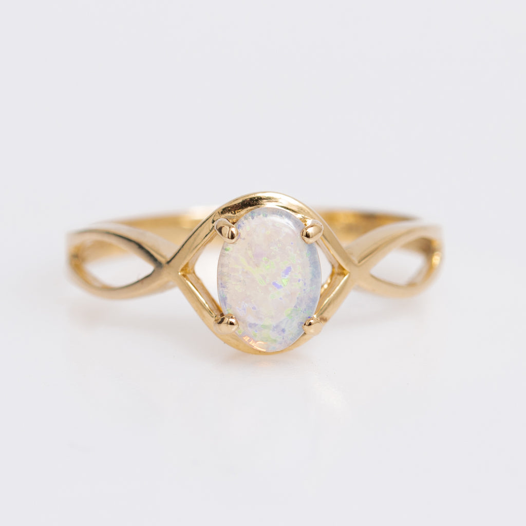 Elegant Ladies 10K Gold & White Opal Ring With Decorative Band Size M1/2 (A1139)