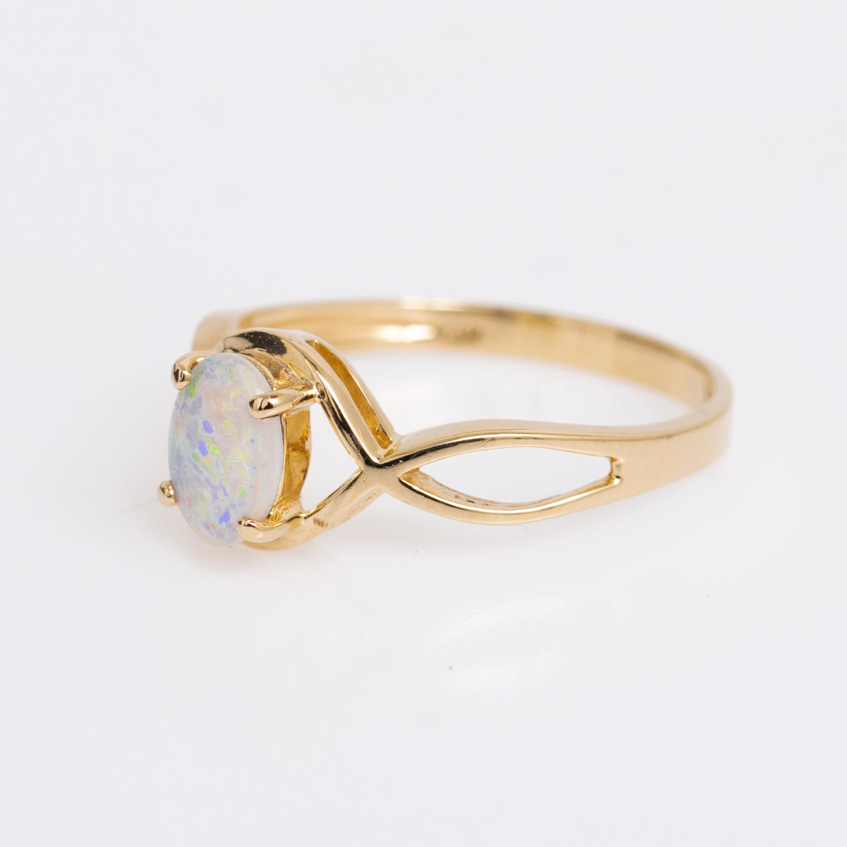 Elegant Ladies 10K Gold & White Opal Ring With Decorative Band Size M1/2 (A1139)