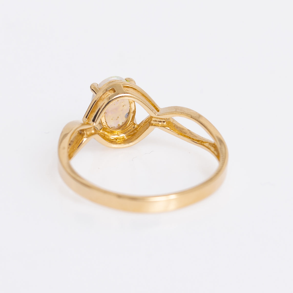 Elegant Ladies 10K Gold & White Opal Ring With Decorative Band Size M1/2 (A1139)