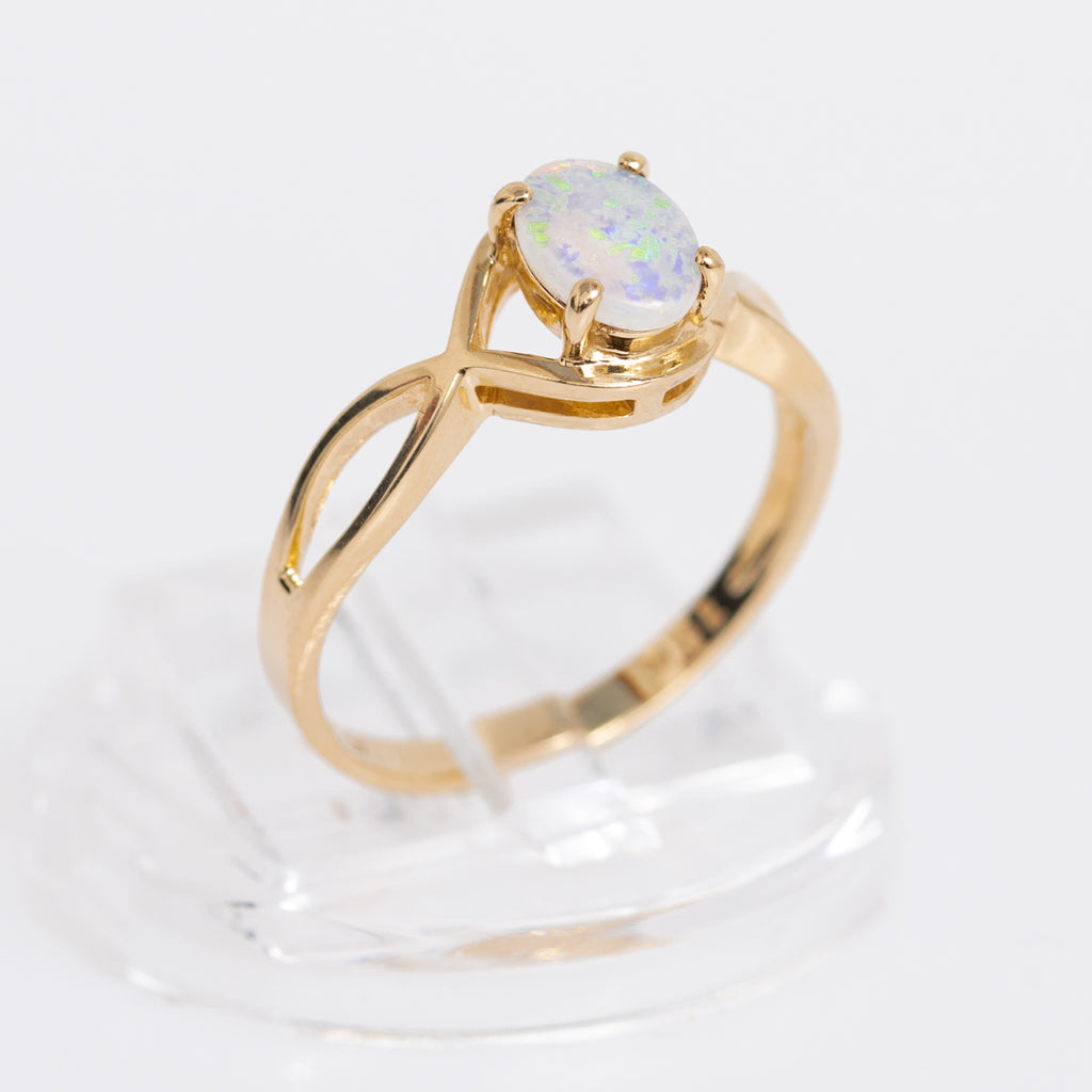Elegant Ladies 10K Gold & White Opal Ring With Decorative Band Size M1/2 (A1139)