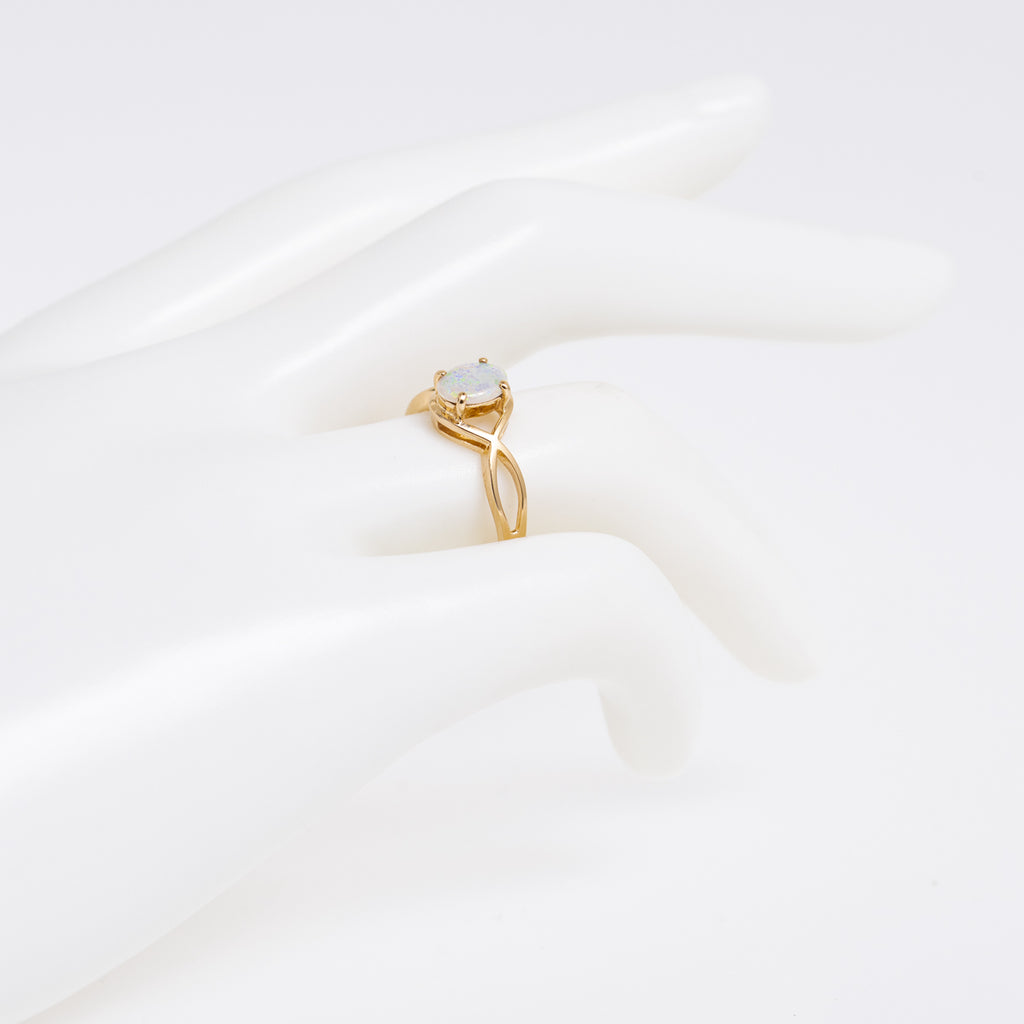 Elegant Ladies 10K Gold & White Opal Ring With Decorative Band Size M1/2 (A1139)