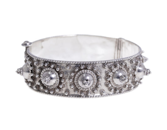 Vintage Indian Silver Hand Made Bangle/Bracelet With Raised Bosses (A1182)