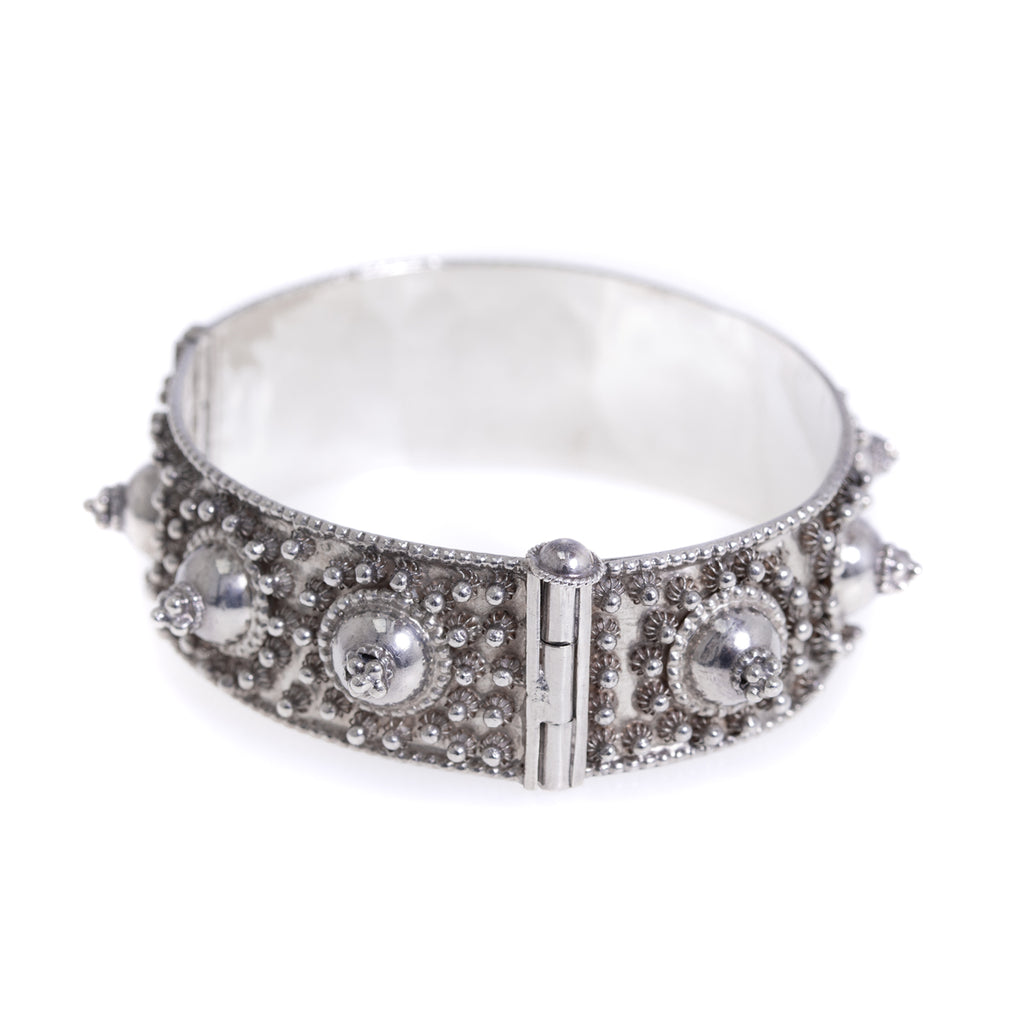 Vintage Indian Silver Hand Made Bangle/Bracelet With Raised Bosses (A1182)