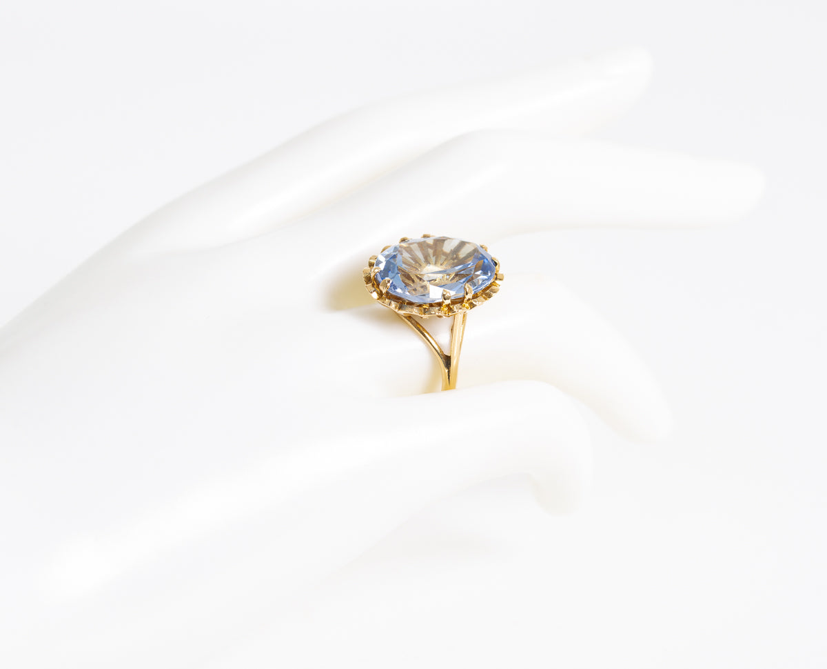 Vintage 9ct Gold & Very Large 8.4ct Sky Blue Topaz Dress Ring Ladies Size O1/2 (A1230)
