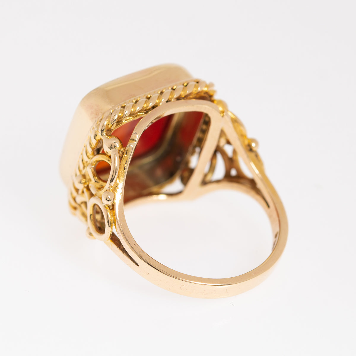 Vintage 9ct Gold Large Signet/Dress Ring Banded Carnelian & Fancy Mount (A1250)