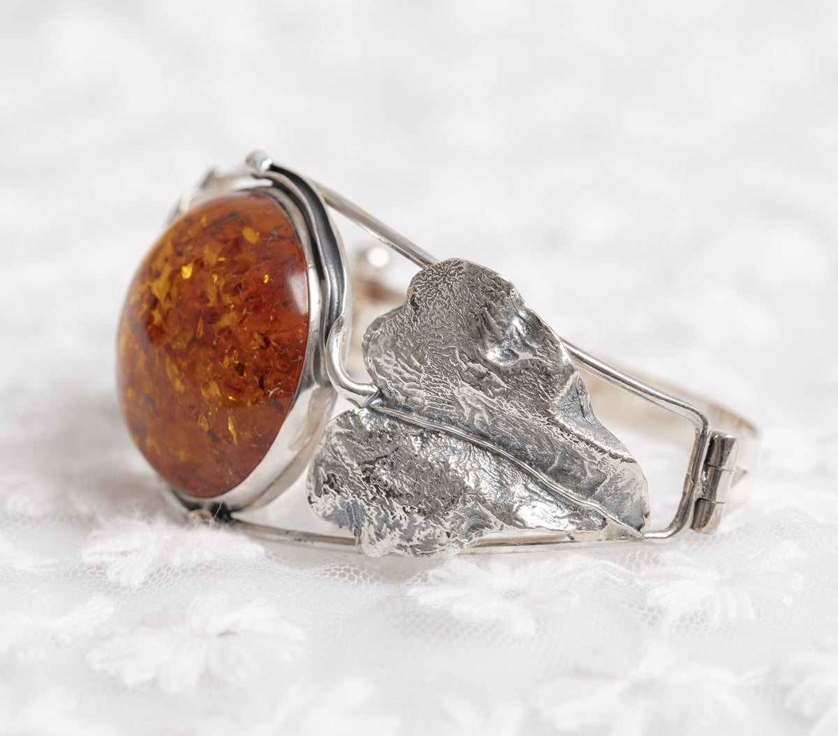 Vintage Sterling Silver Leaf Design Bracelet / Bangle With Large Amber Cabochon (A1312)