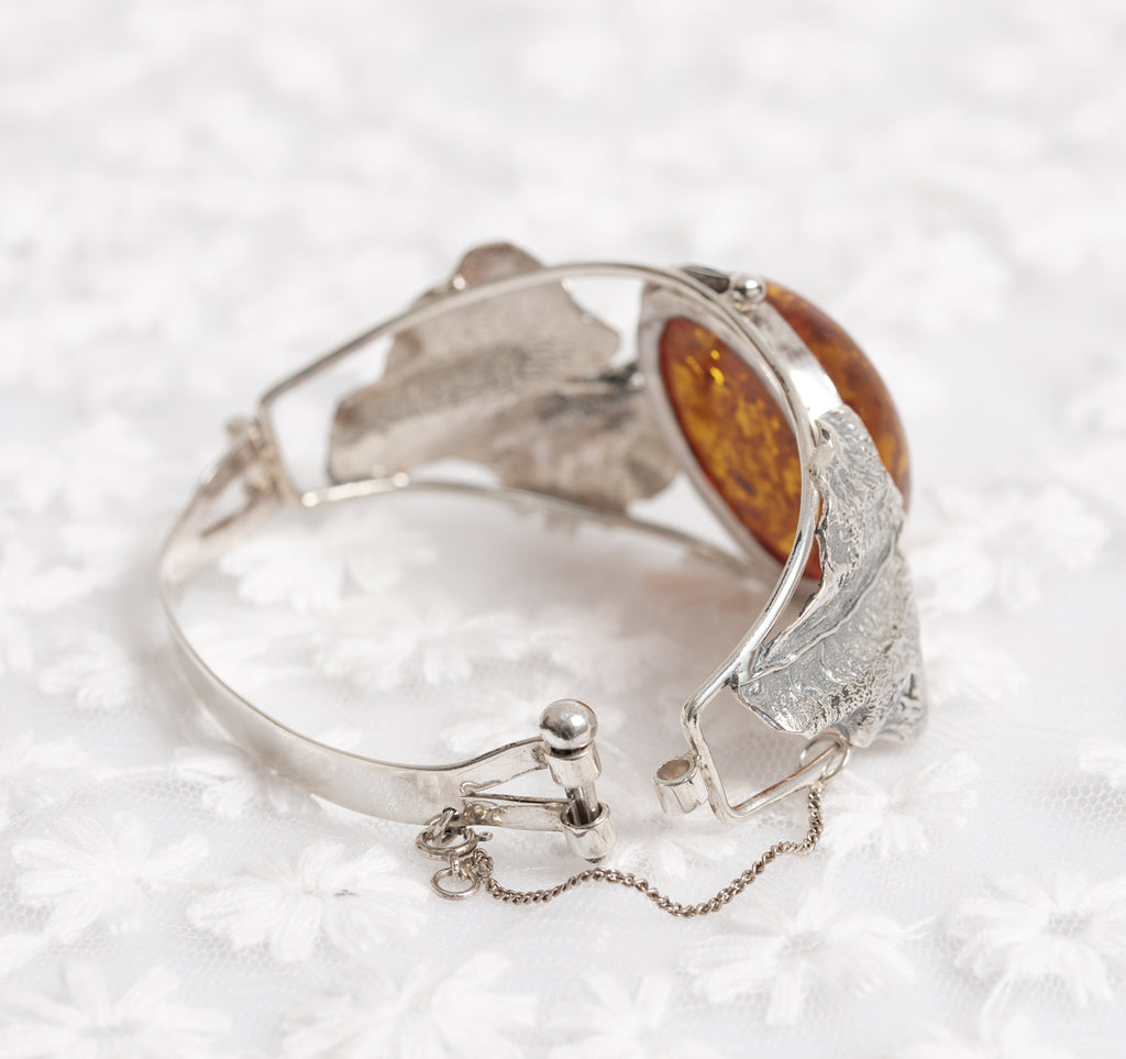 Vintage Sterling Silver Leaf Design Bracelet / Bangle With Large Amber Cabochon (A1312)