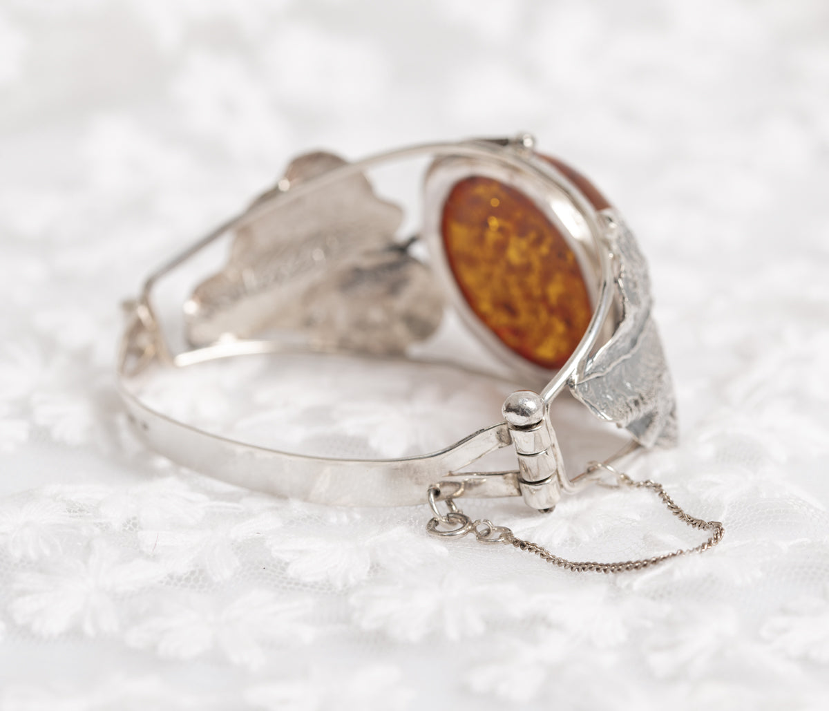 Vintage Sterling Silver Leaf Design Bracelet / Bangle With Large Amber Cabochon (A1312)