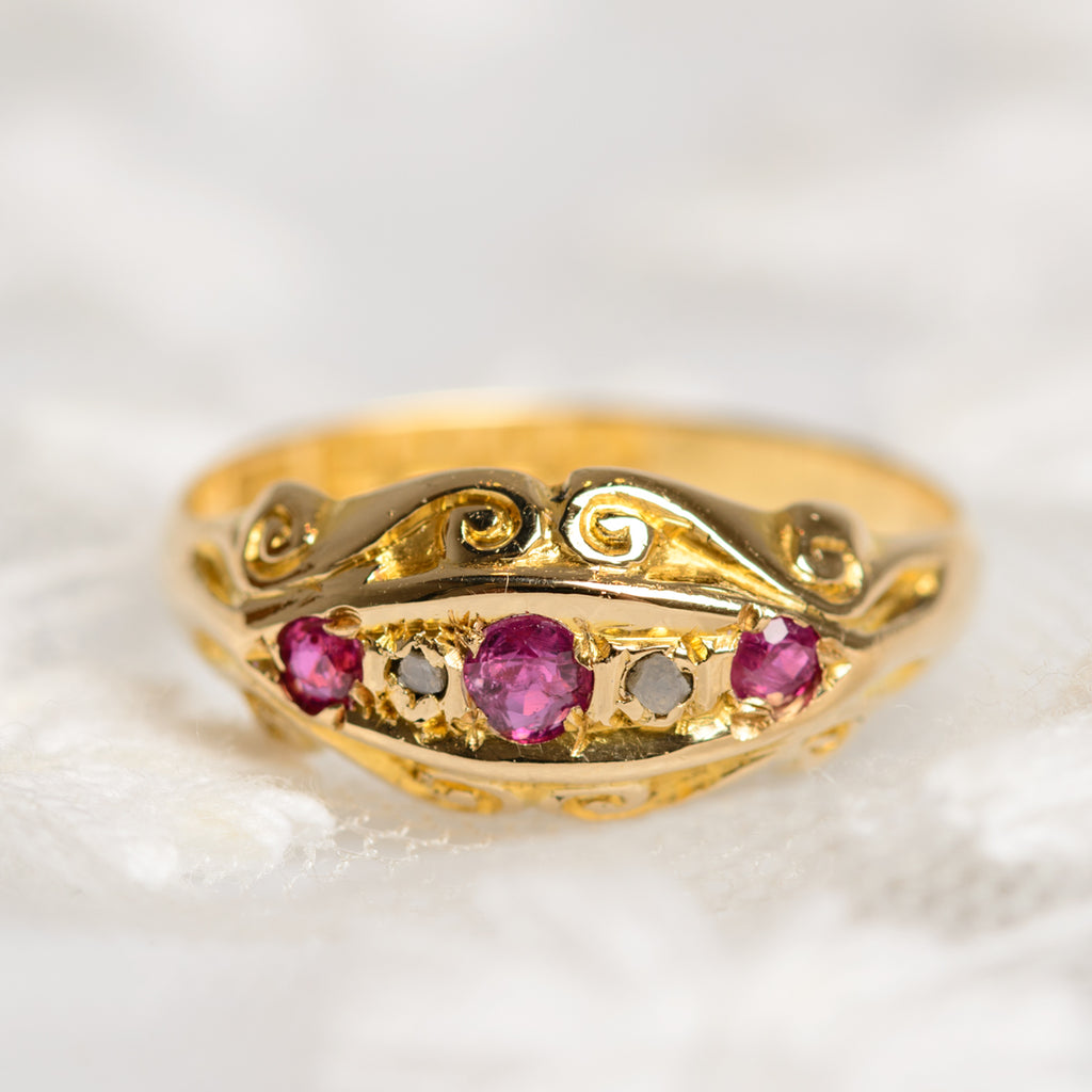 Antique 18ct Gold Ring Ruby & Diamond Set Hallmarked 1917 (A1347)