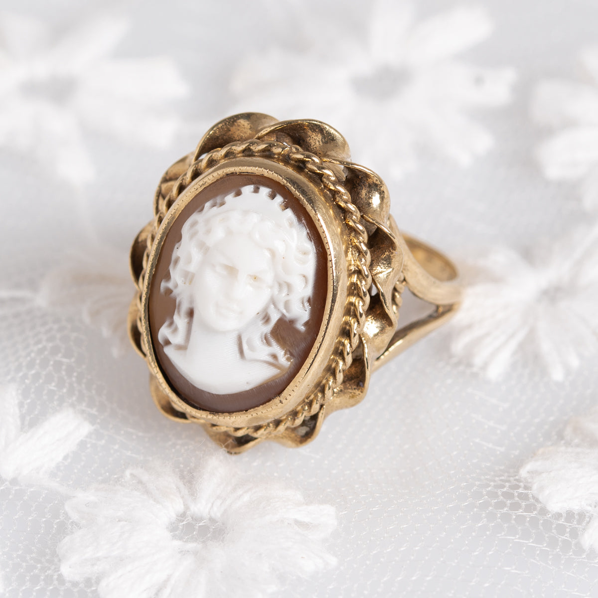 Vintage 9ct Gold Cameo Ring Female Portrait 1970 s Hallmarked UK Size M (A1354)