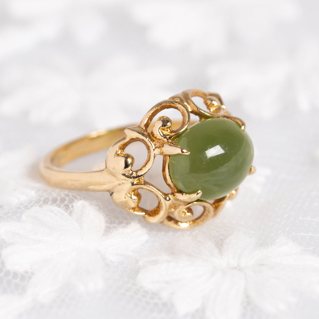 Vintage 9ct Gold Jade Gemstone Ring Green Oval Cabochon c1990 UK Size N (A1356)