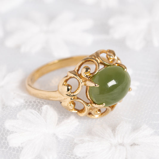 Vintage 9ct Gold Jade Gemstone Ring Green Oval Cabochon c1990 UK Size N (A1356)