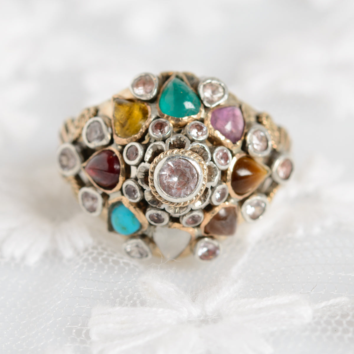 Vintage 14k Yellow Gold Ring Thai Princess Harem Gemstone Nop-pa-kao (A1357)