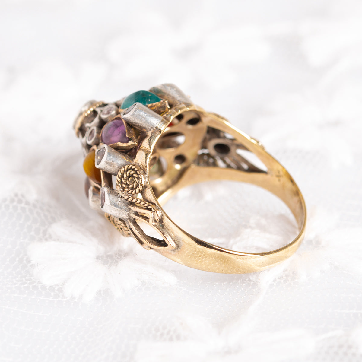 Vintage 14k Yellow Gold Ring Thai Princess Harem Gemstone Nop-pa-kao (A1357)