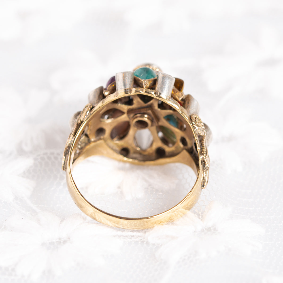 Vintage 14k Yellow Gold Ring Thai Princess Harem Gemstone Nop-pa-kao (A1357)