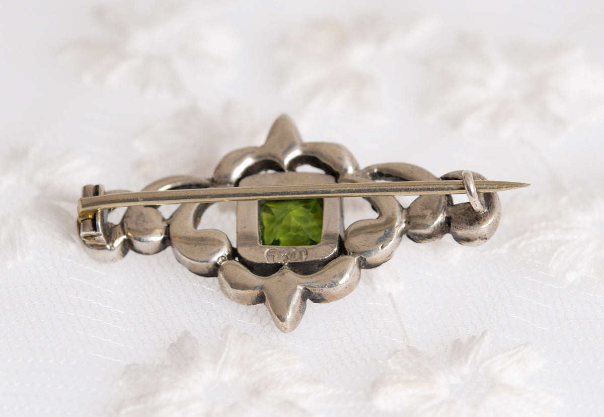 Art Deco Sterling Silver Brooch / Pin With Paste Gems & Simulated Emerald (A1377)