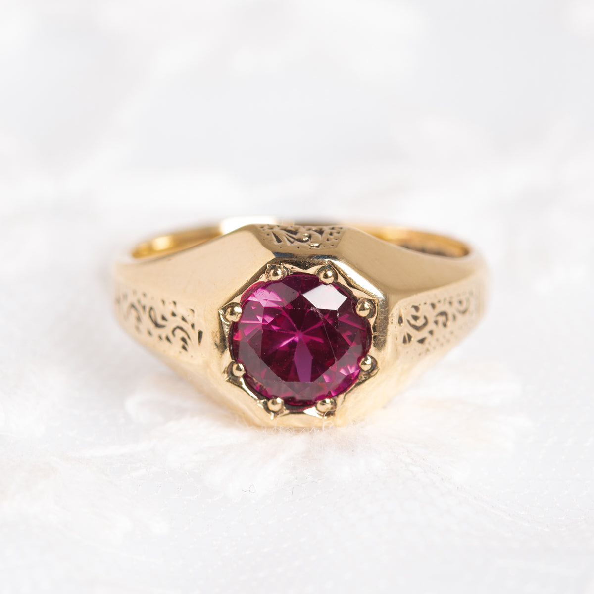1ct Ruby Gemstone Gold Ring Vintage Estate Jewellery 9ct Gold  (A1382)
