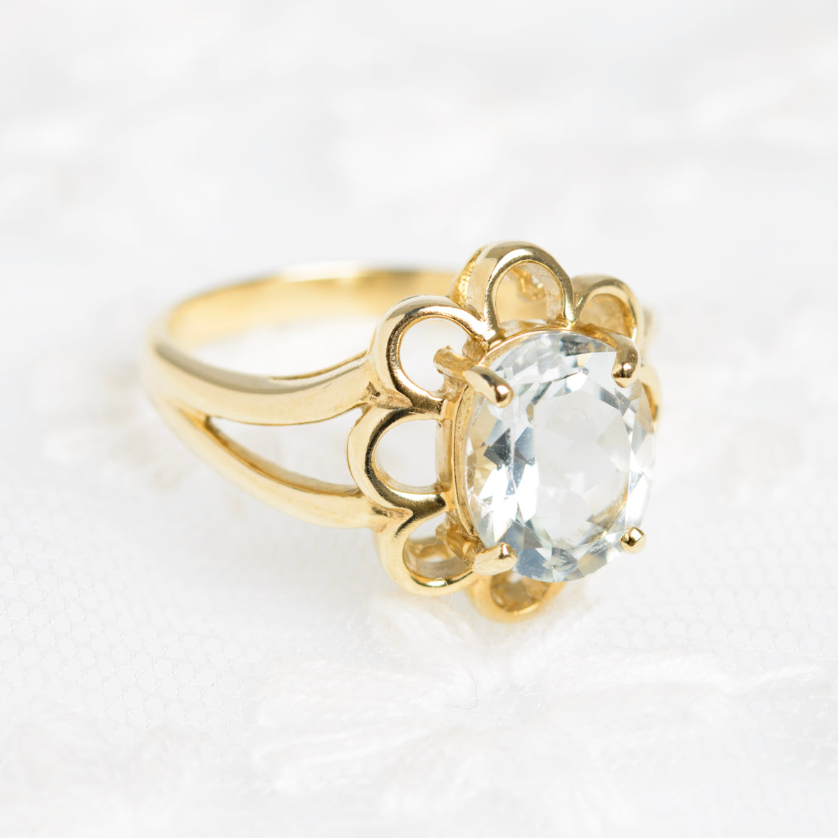 9ct Gold Ladies Dress Ring With 2.4 Carat Aquamarine In Petal Mount Size N  (A1427)