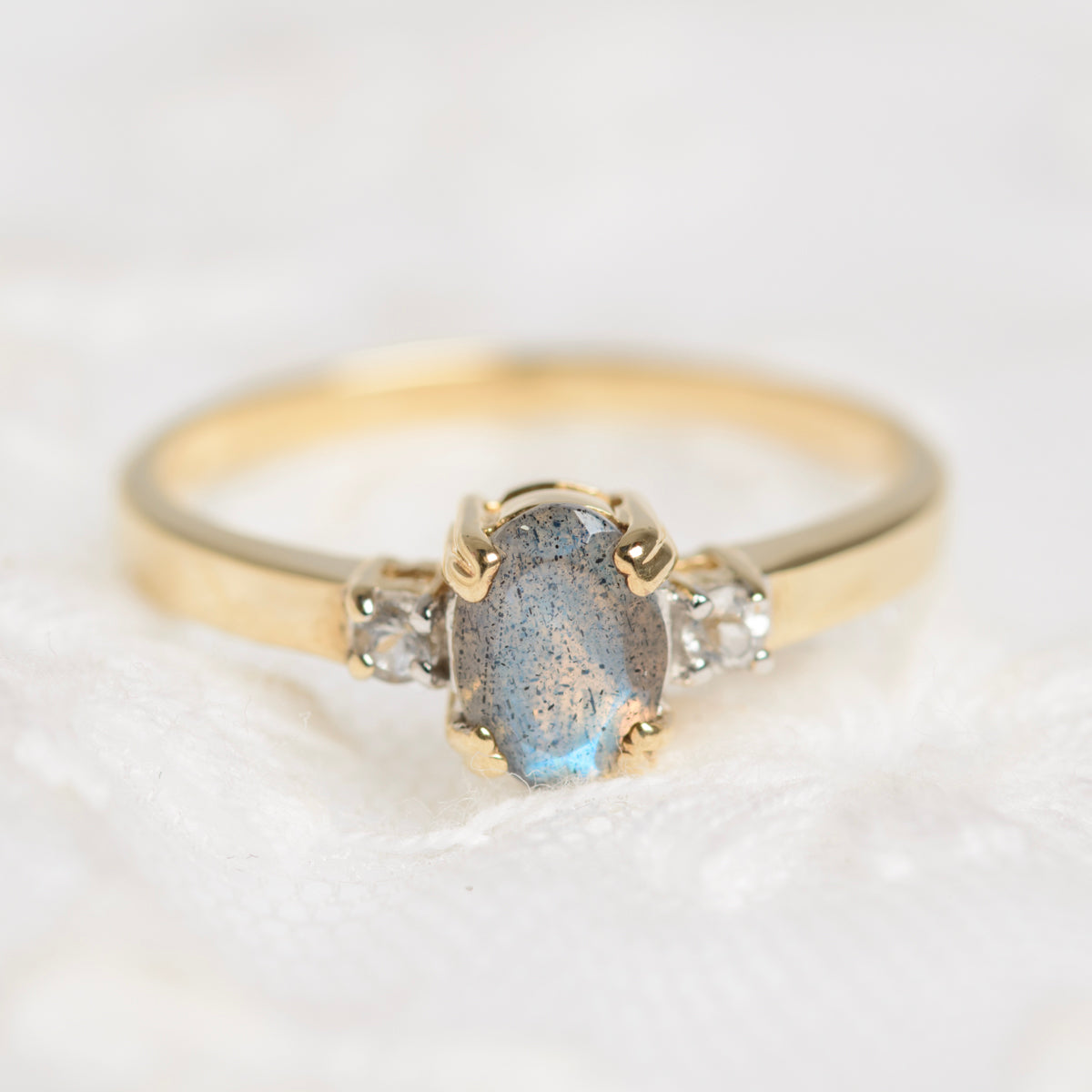 9ct Gold Ring Labradorite Solitaire With Clear Gemstone Accents (A1431)