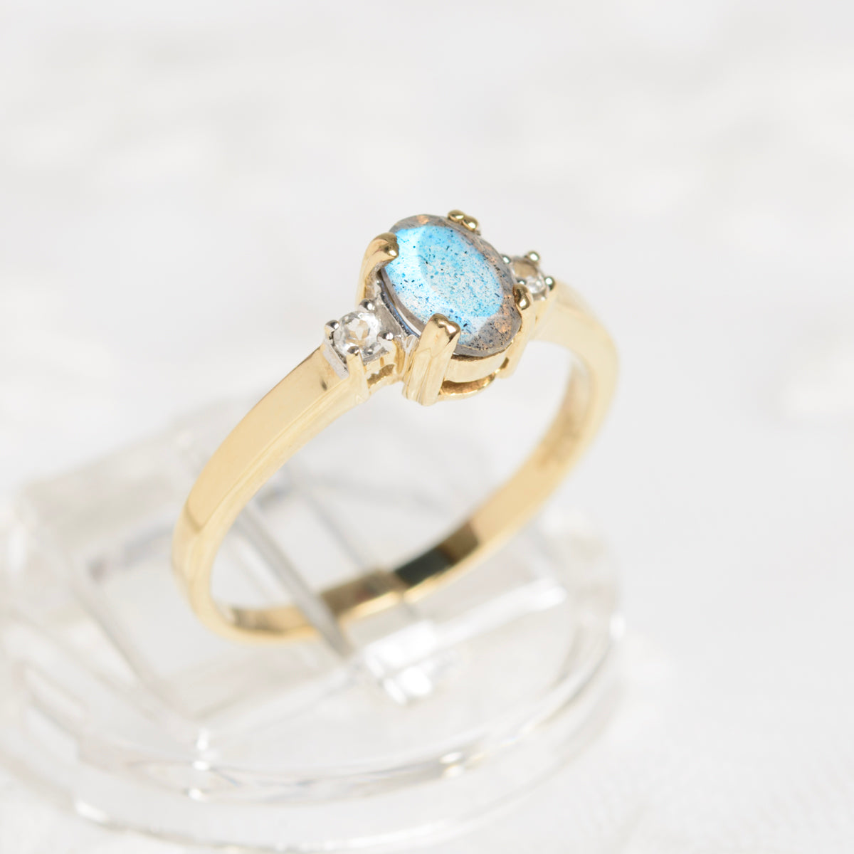 9ct Gold Ring Labradorite Solitaire With Clear Gemstone Accents (A1431)
