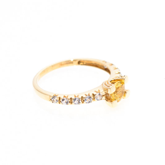 Golden Heliodor Gemstone Ring In 9ct Gold With White Topaz Shoulder Decoration (A1445)