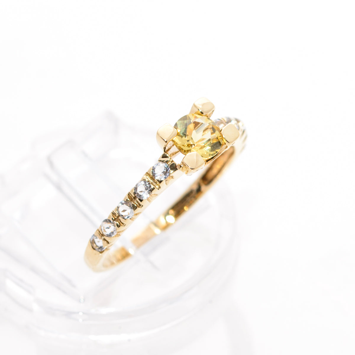 Golden Heliodor Gemstone Ring In 9ct Gold With White Topaz Shoulder Decoration (A1445)