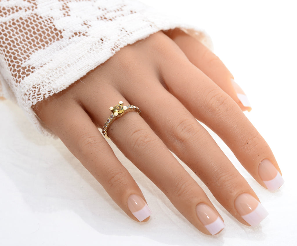 Golden Heliodor Gemstone Ring In 9ct Gold With White Topaz Shoulder Decoration (A1445)