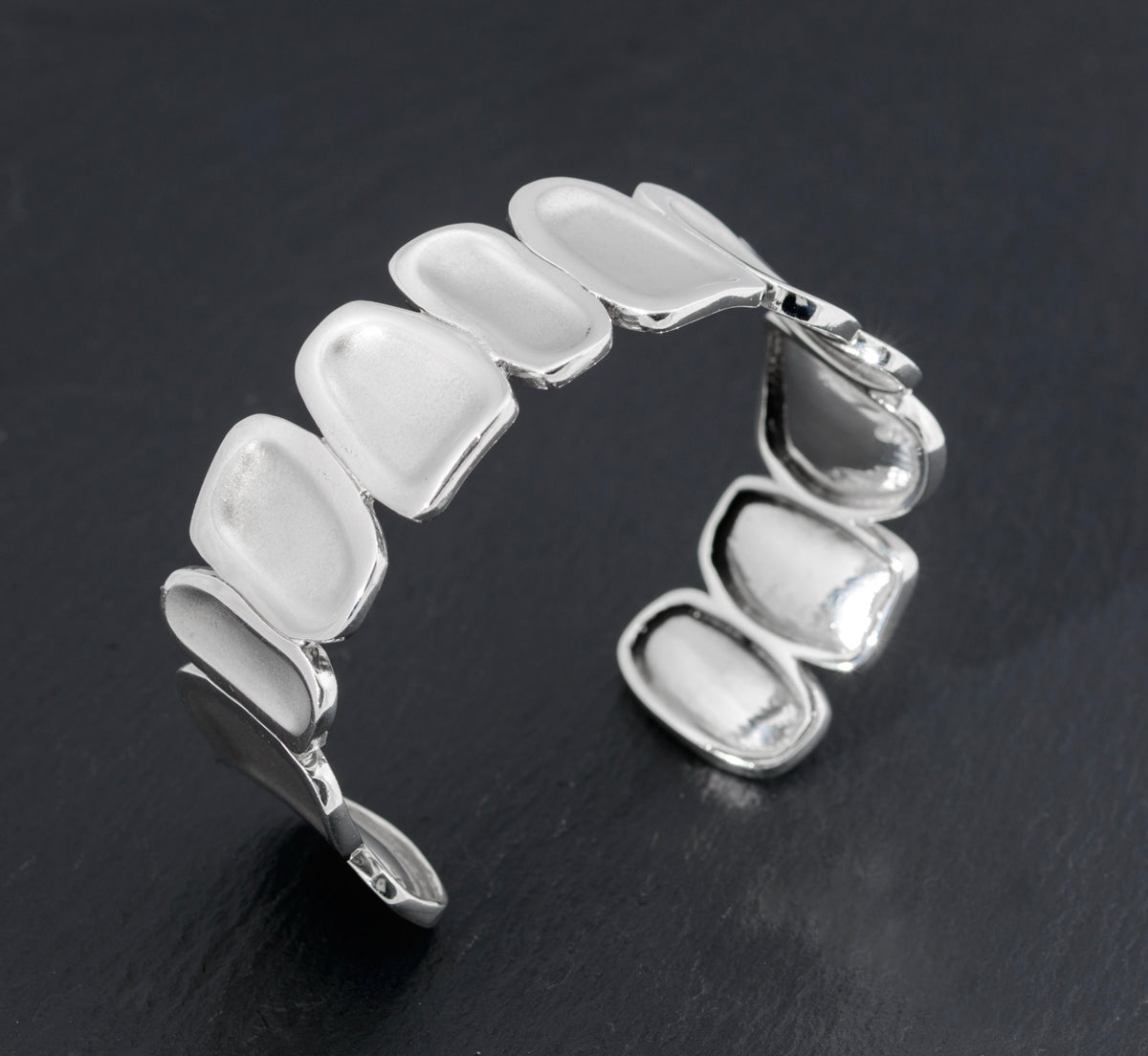Vintage Sterling Silver Bangle Artisan Hand Made Pebble Shape Panels (A1454)