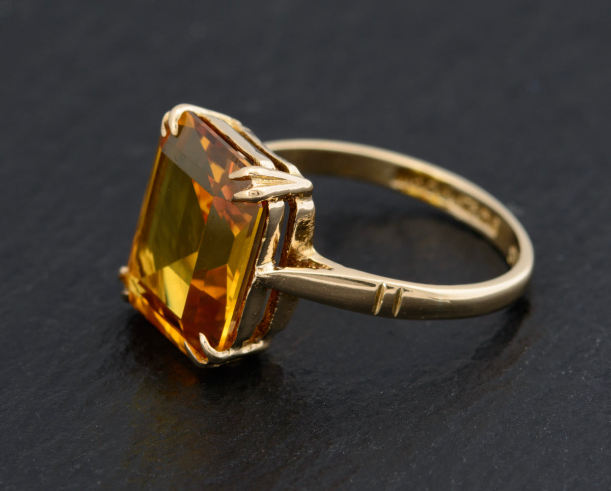 Vintage 1960's Gemstone Ring With 7.75ct Lab-Created Sapphire In 9ct Gold (A1464)