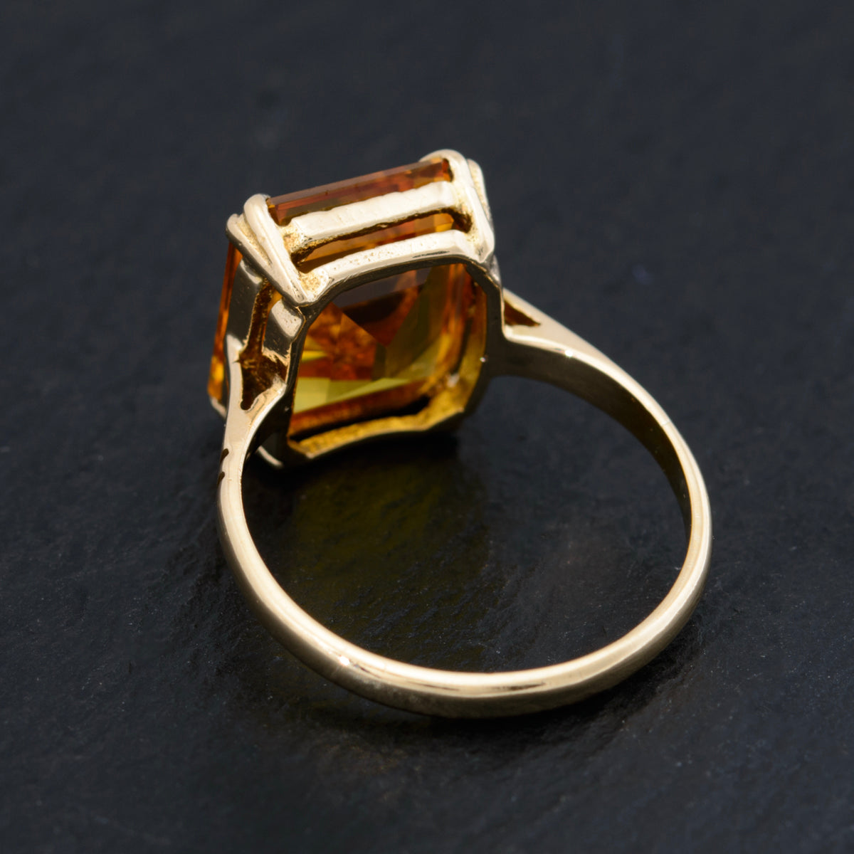 Vintage 1960's Gemstone Ring With 7.75ct Lab-Created Sapphire In 9ct Gold (A1464)