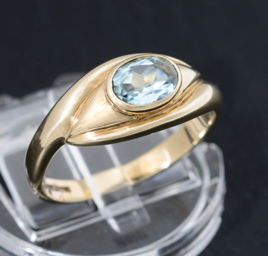 Solid 9ct Gold & Natural Blue Topaz Gemstone Ring In Eye Shaped Mount (A1466)