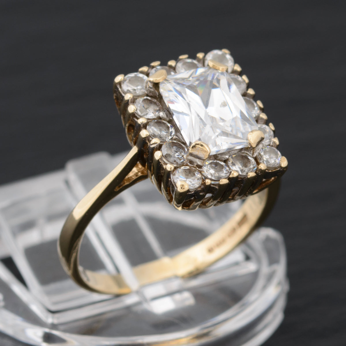Vintage 9ct Gold & 2ct CZ Gemstone Ring With Halo Stones UK Size K1/2 (A1471)