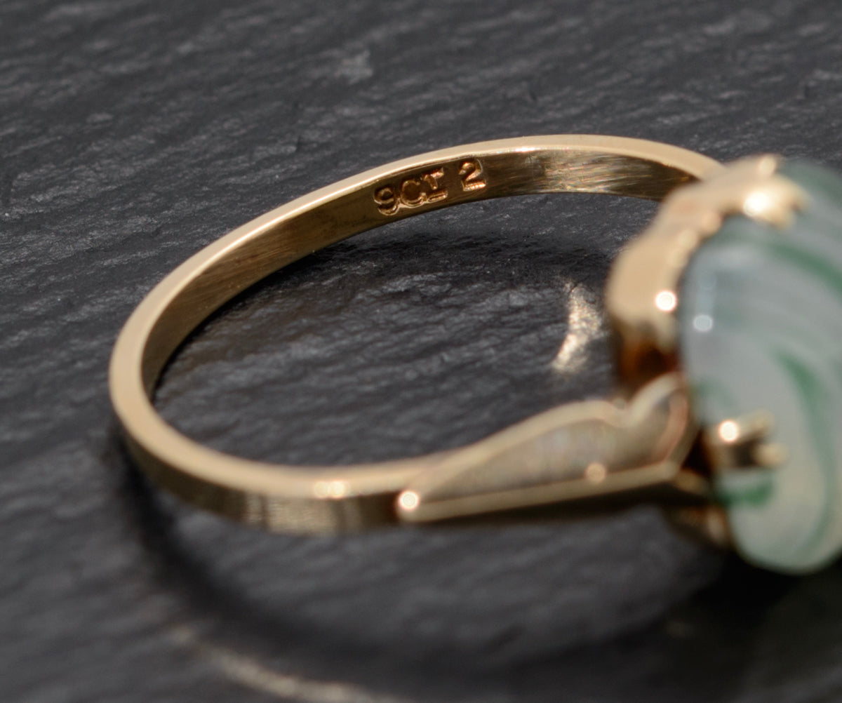 Art Deco Period 9ct Gold Ring With Paste Glass Banded Cabochon c.1930's  (A1486)