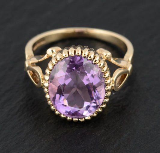 Vintage 9ct Gold Ring With Natural Amethyst Gemstone & Decorative Mount  (A1505)