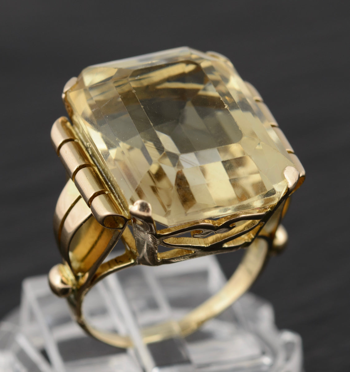Vintage 18ct Gold Ring With Huge 17 Carat Emerald Cut Citrine Statement Jewelry  (A1506)
