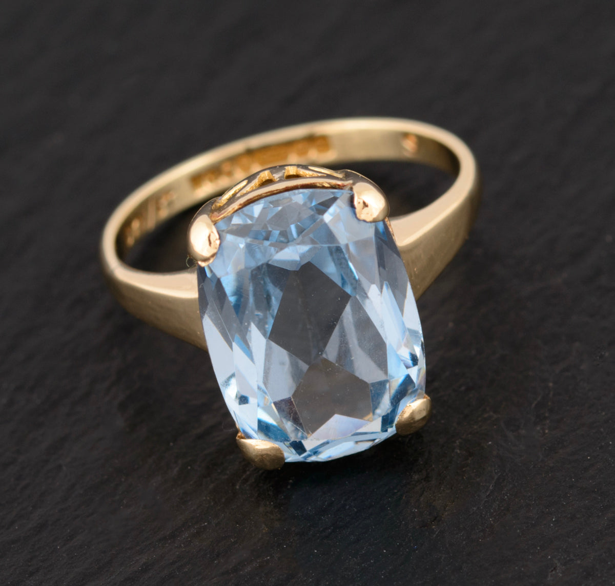 Vintage 9ct Gold Dress Ring With Light Blue Lab-Created Spinel Gemstone 1960's (A1508)