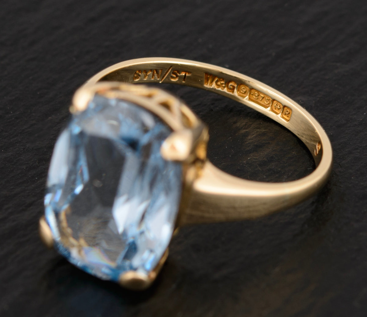 Vintage 9ct Gold Dress Ring With Light Blue Lab-Created Spinel Gemstone 1960's (A1508)