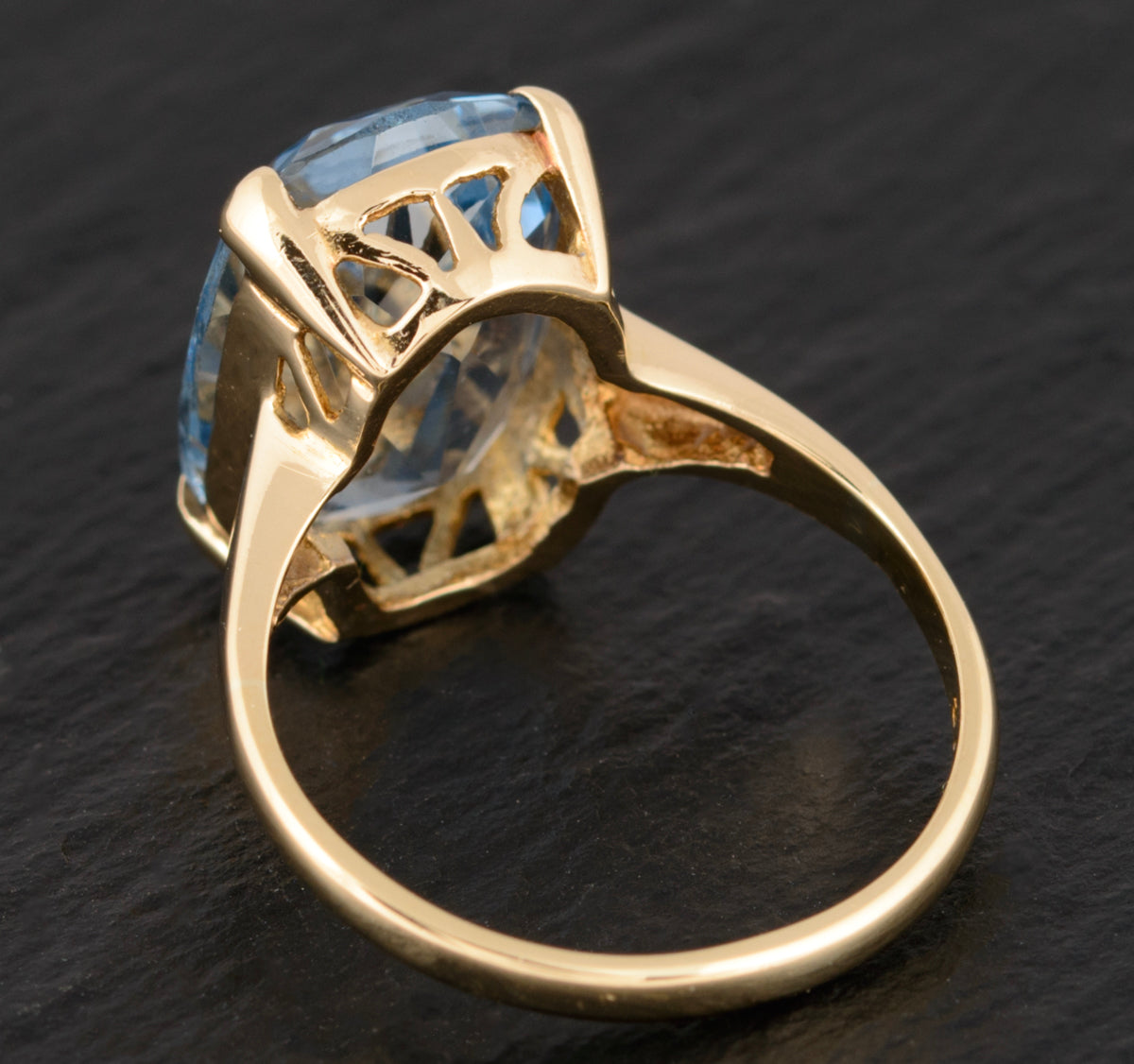 Vintage 9ct Gold Dress Ring With Light Blue Lab-Created Spinel Gemstone 1960's (A1508)