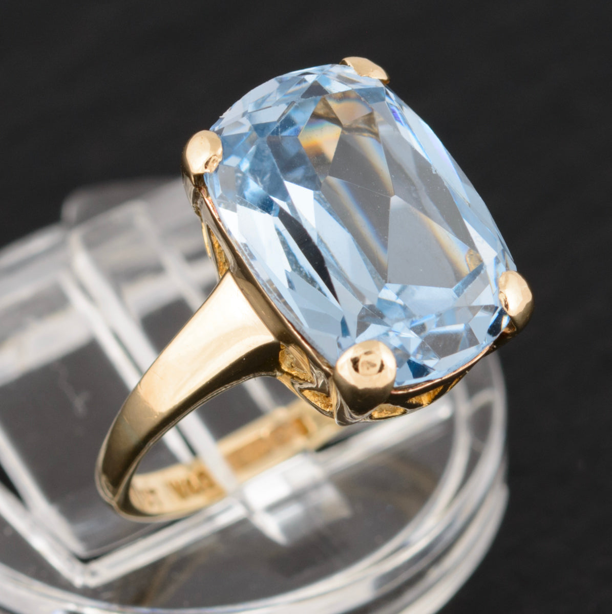 Vintage 9ct Gold Dress Ring With Light Blue Lab-Created Spinel Gemstone 1960's (A1508)