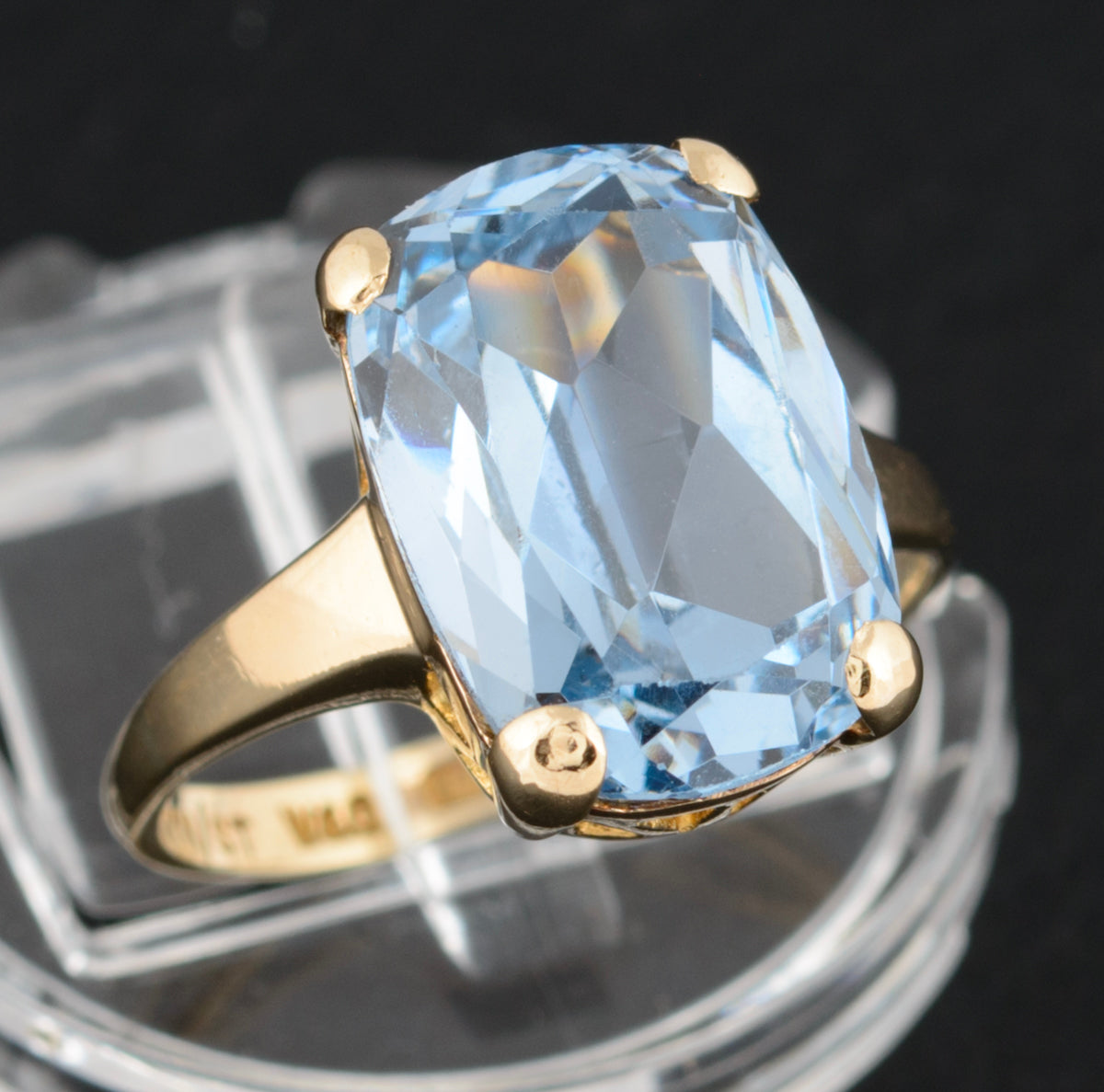 Vintage 9ct Gold Dress Ring With Light Blue Lab-Created Spinel Gemstone 1960's (A1508)