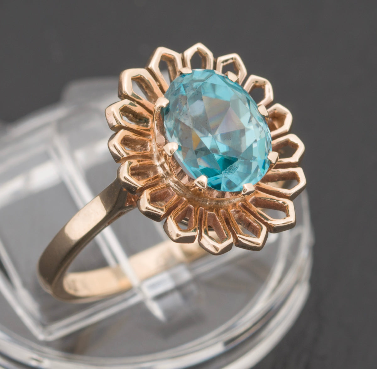 Vintage 9ct Gold & Natural Blue Zircon Ring 1960's Modernist Design (A1527)