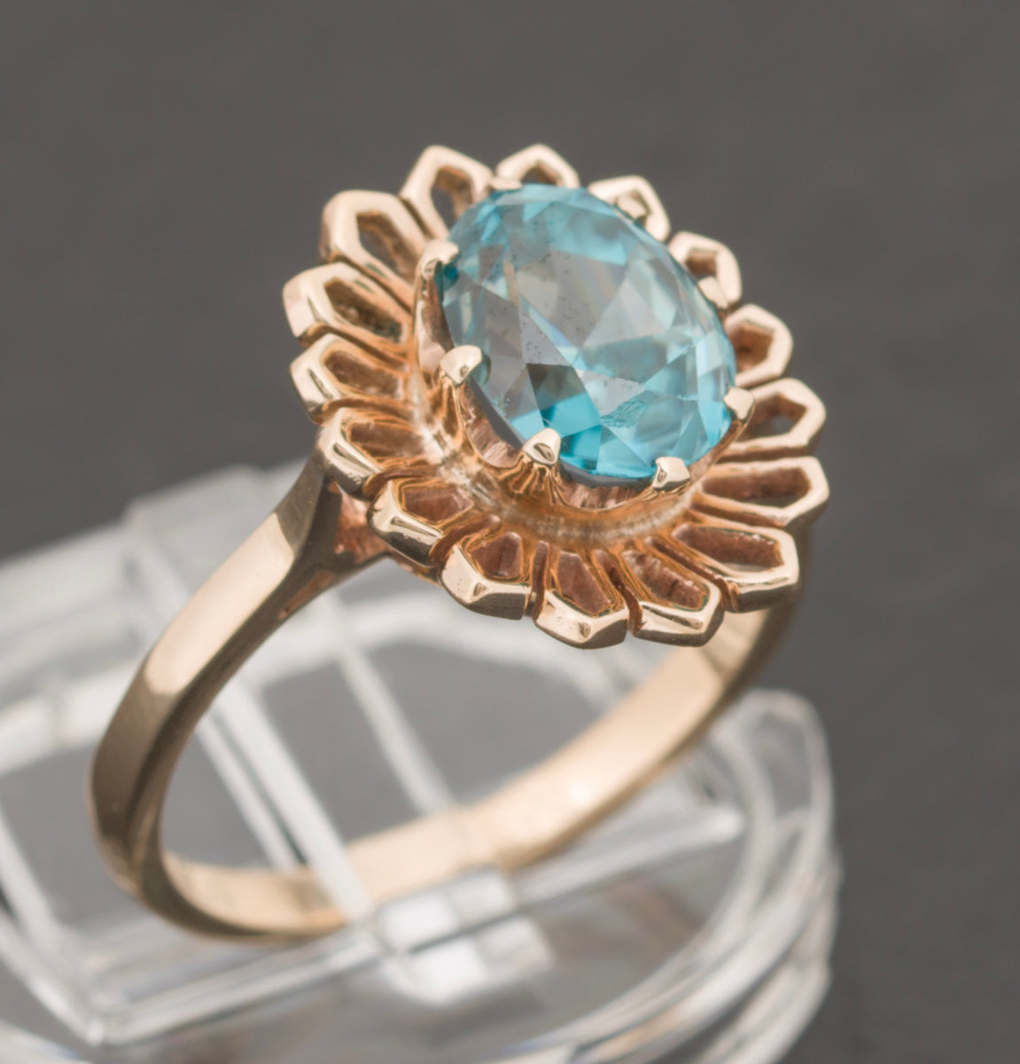 Vintage 9ct Gold & Natural Blue Zircon Ring 1960's Modernist Design (A1527)