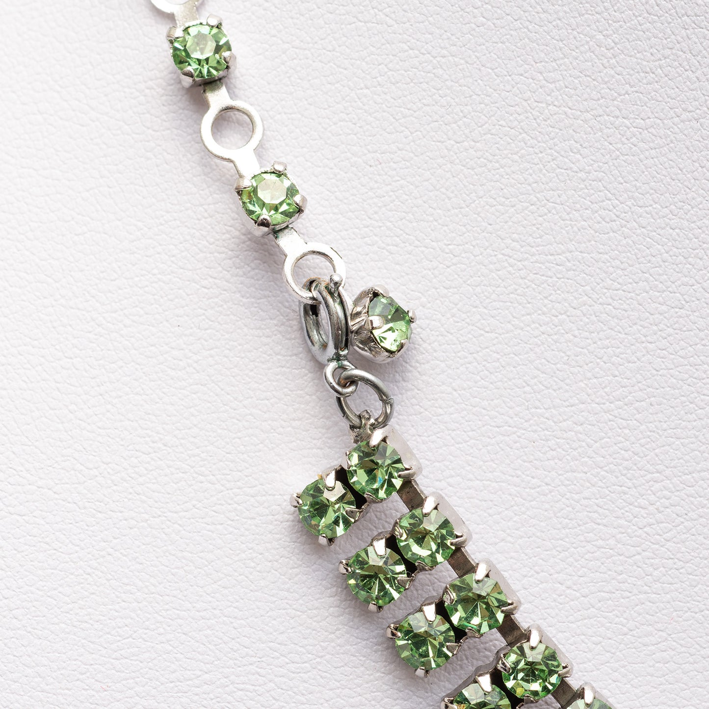 Vintage Art Deco Design Pretty Double Row Green Paste Stones Riviere Necklace (Code A276)