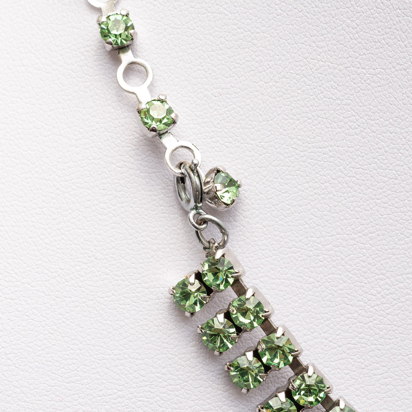 Vintage Art Deco Design Pretty Double Row Green Paste Stones Riviere Necklace (Code A276)