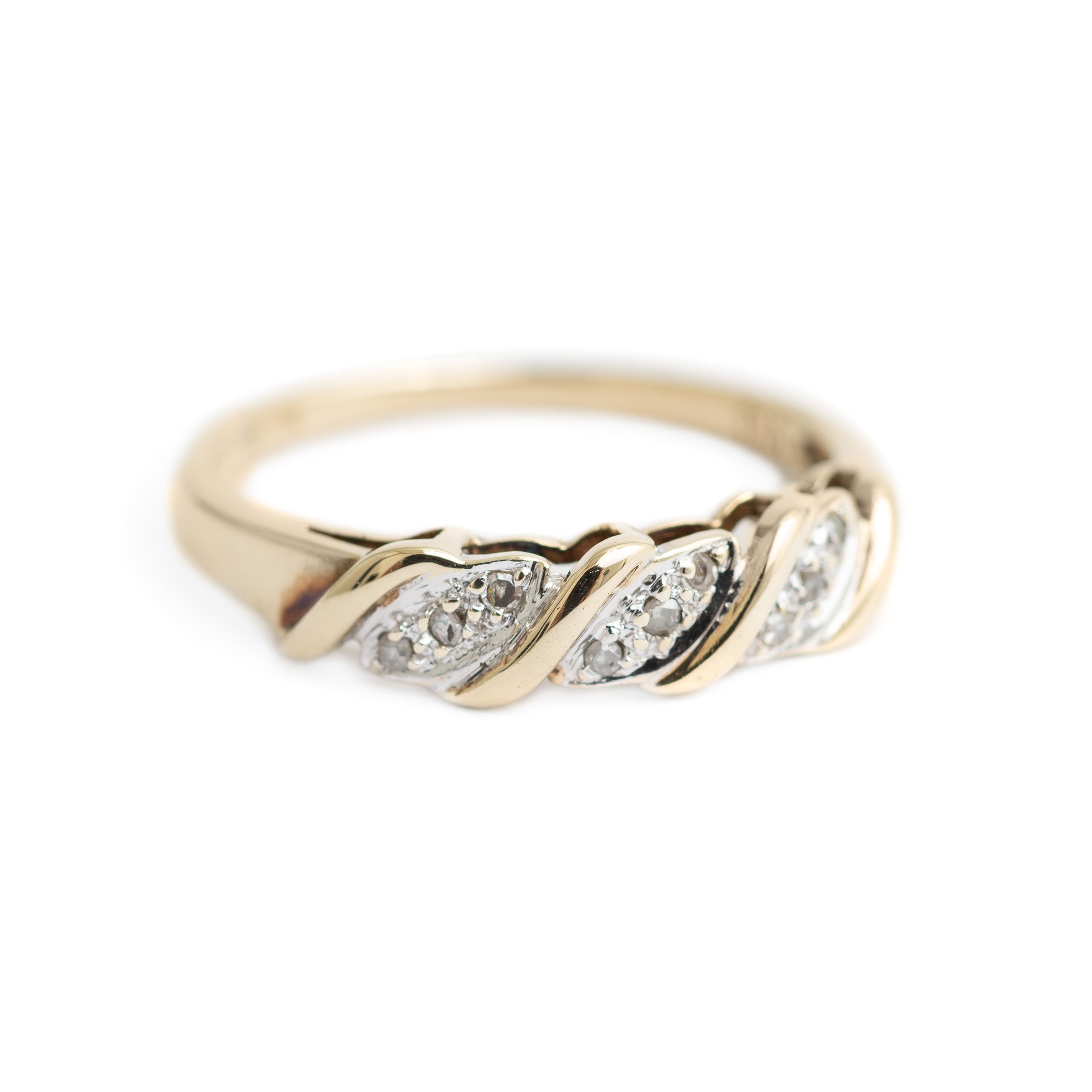 Ladies 9ct Gold Diamond Ring Twist Set With 9 Diamonds Size O  (Code A394)