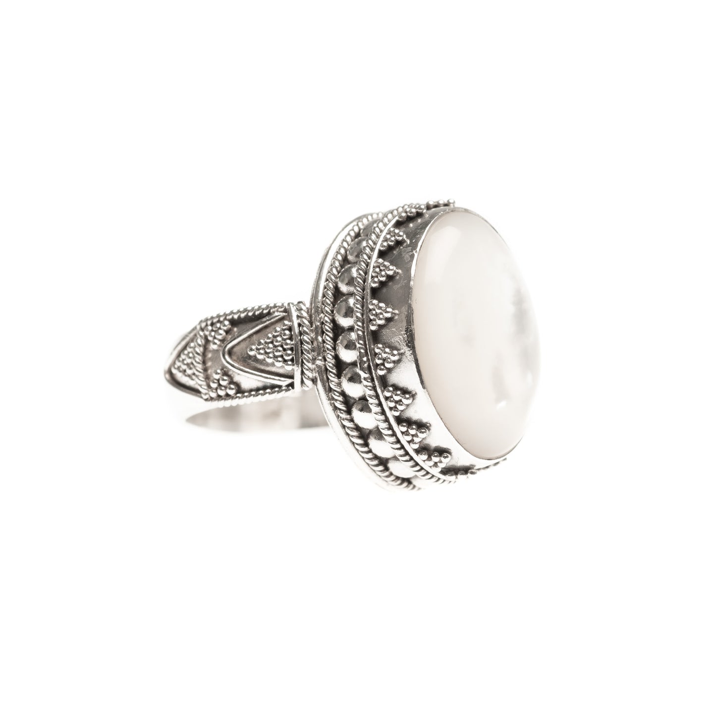 Vintage BA Suarti Silver Statement Ring With Mother Of Pearl Cabochon Size N (Code A414)