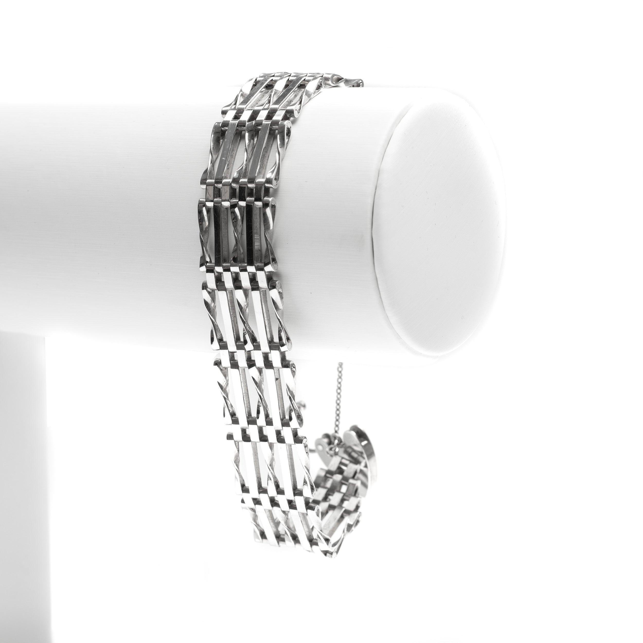 Vintage Sterling Silver 5 Bar Gate Link Bracelet With Heart Shaped Clasp (Code A419)