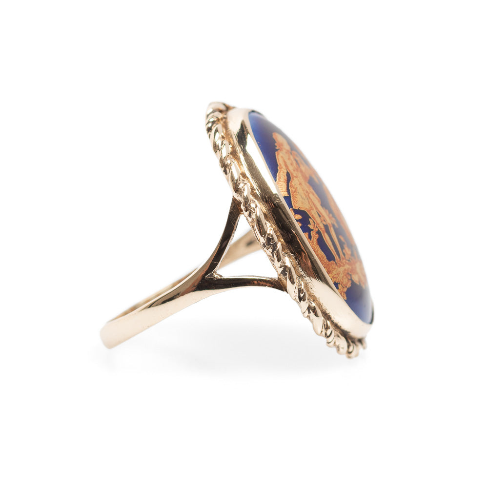 9ct Gold & Limoges Porcelain Vintage Ring With Romantic Couple Scene H'mark 1976  (Code A521)