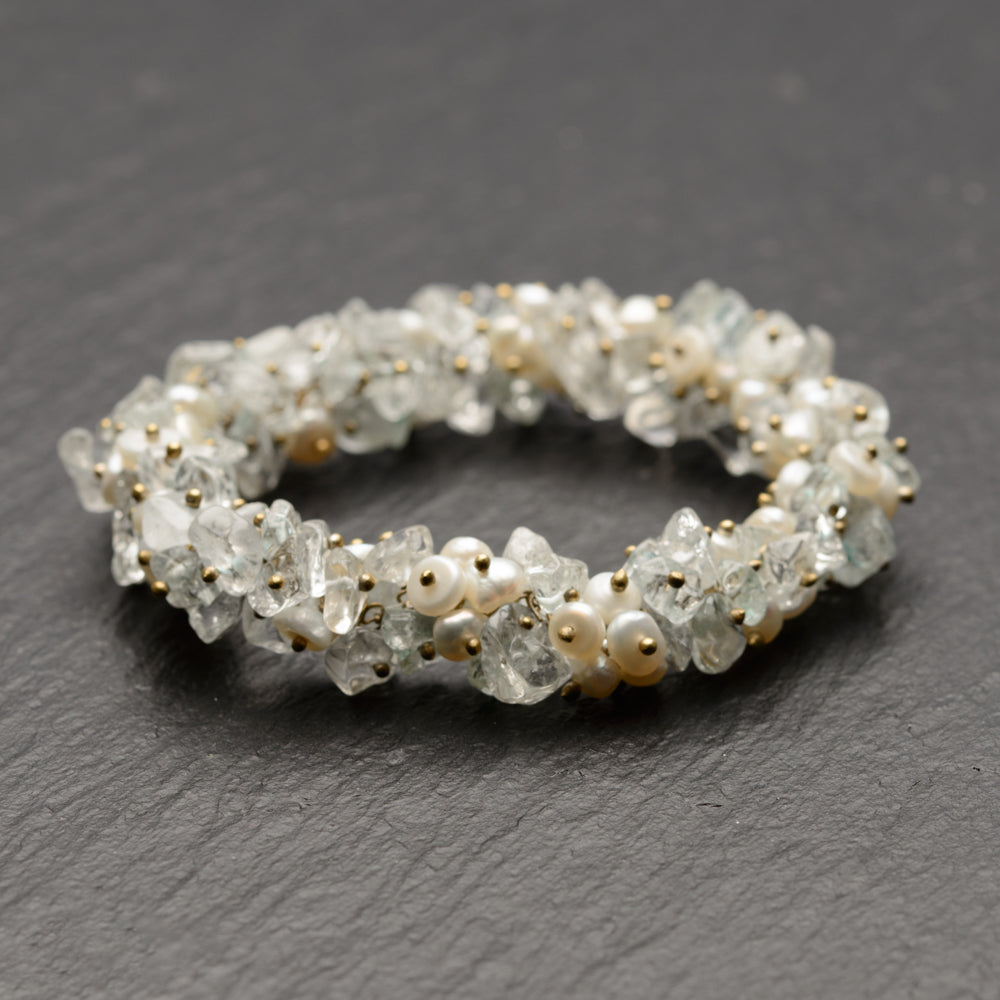 Vintage Elasticated Bracelet With Cultured Pearls, Topaz, And Quartz Tumbled Polished Chips (Code A748)