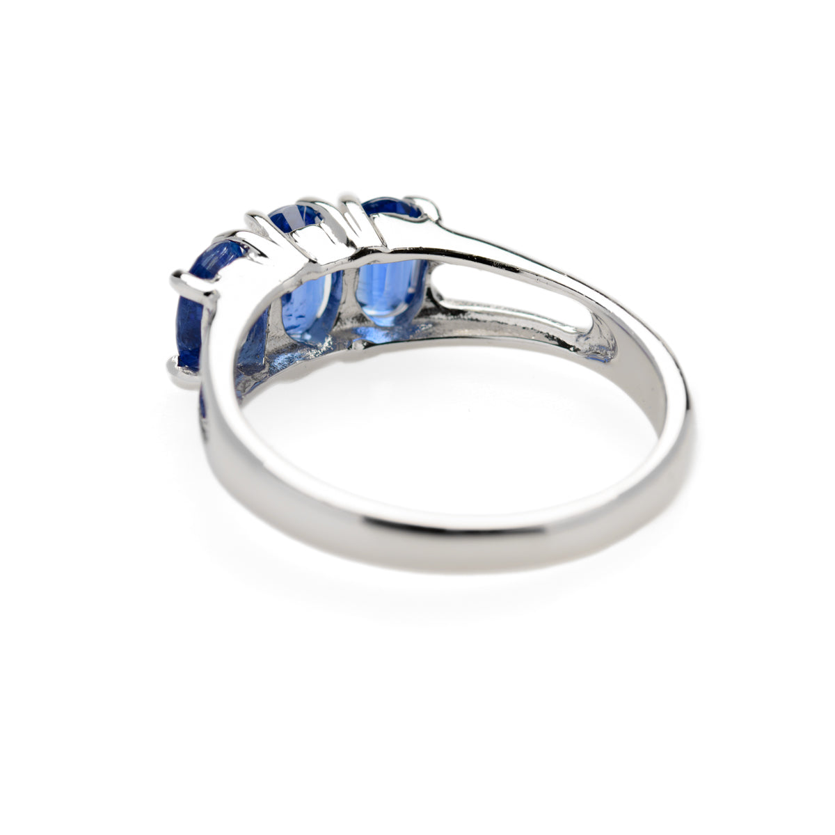 9ct White Gold & Natural Sapphire Trilogy Ladies Ring Birmingham Hallmark 2006 (Code A821)
